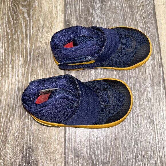 Nike Kyrie 2 Blue Yellow Toddler Youth US Size 5C Basketball Shoes 827281-447 - Picture 2 of 11